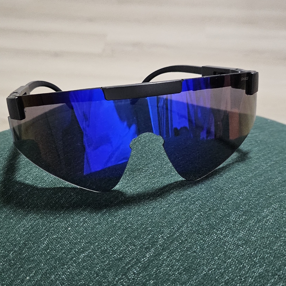 Blue and Black Sporty Glasses for Outdoor Adventures